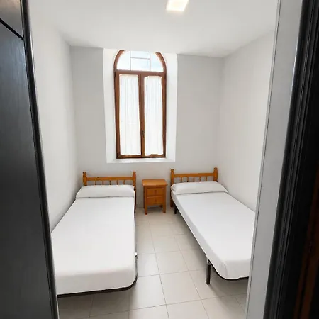 Hostel Municipal De *